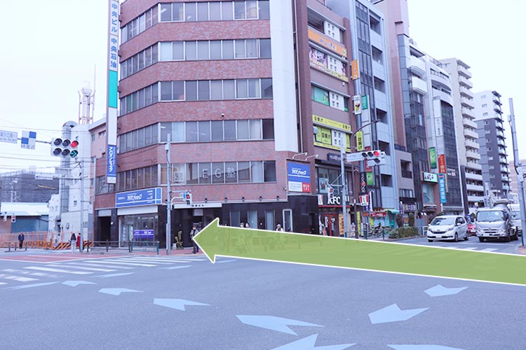 ４．横断歩道を渡ります